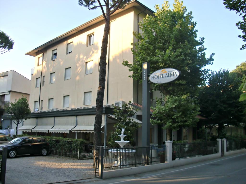 log Hotel